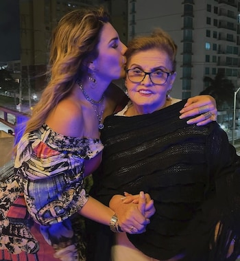 La famosa mantiene vivo el recuerdo de su mamá a cada segundo - crédito Ana Karina Soto / Instagram