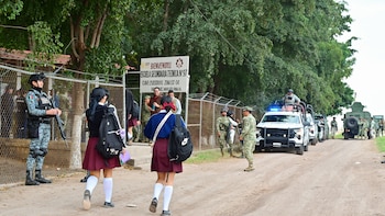 Ejército blinda escuelas por regreso a clases en Sinaloa: vigilan planteles en los 20 municipios
