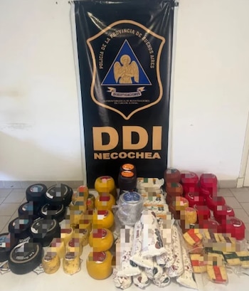 La Policía secuestró 95 piezas de queso durante un allanamiento realizado en Quequén (Fuente: 0223)
