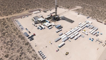 YPF presentó un proyecto de inversión de USD 25.000 millones para acelerar el desarrollo de Vaca Muerta