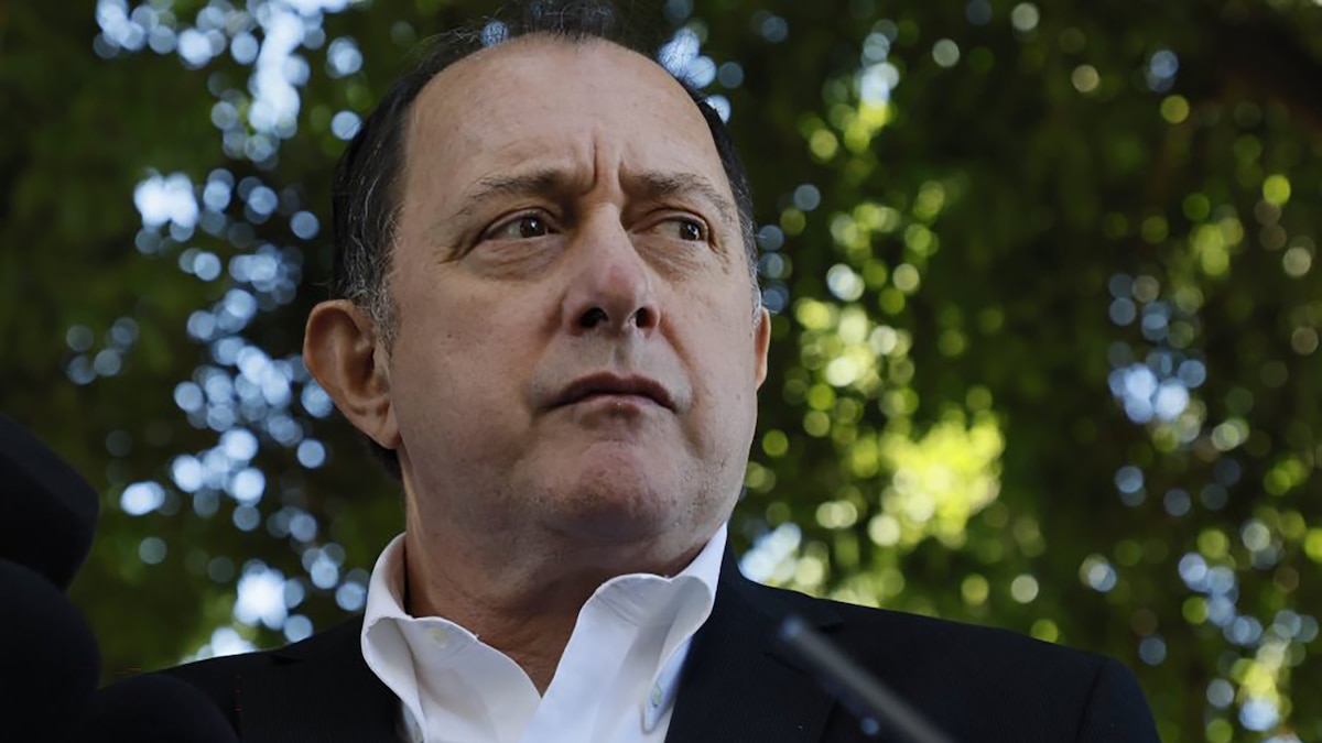 Imagen de la noticia: Un ministro chileno tildó de "loco" a Milei y tuvo que pedir disculpas tras las críticas de su propio espacio político