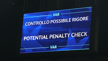 UEFA lanza nueva base de datos de situaciones arbitrales para "mayor claridad y coherencia" en las decisiones