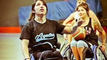 Una renuncia por violencia en