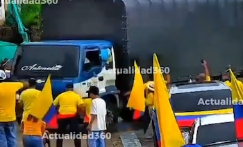 Ángela Caicedo presentó múltiples fracturas y un pulmón perforado después del atropello durante la caravana política - crédito Captura video