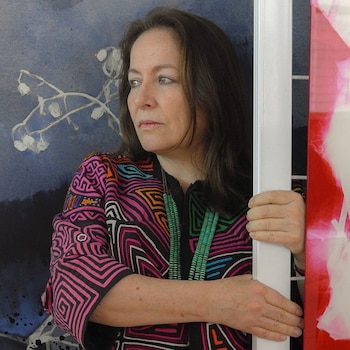 Lorenza Panero es una artista interdisciplinaria colombo-americana nacida en Nueva York en 1959.