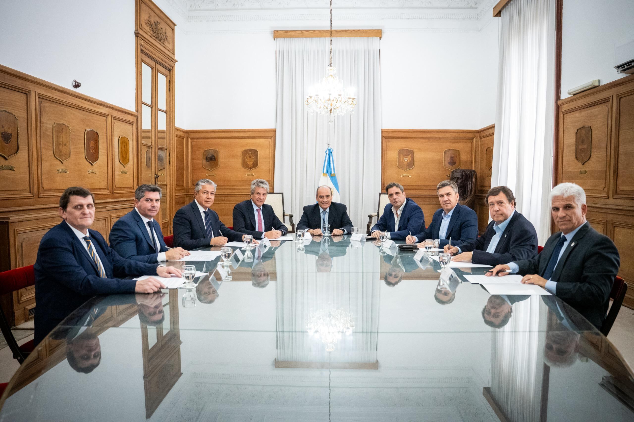 Guillermo Francos encabeza una reunión con gobernadores (Imagen de archivo)