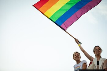 Elisabeth Duval con Yolanda Díaz