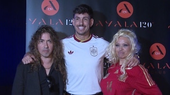 Luitingo presenta junto a Annita Yes y Gorka Alegre 'La canción de la Selección' para animar a La Roja en el Mundial
