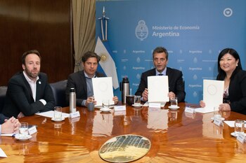 López junto a Kicillof, Sergio