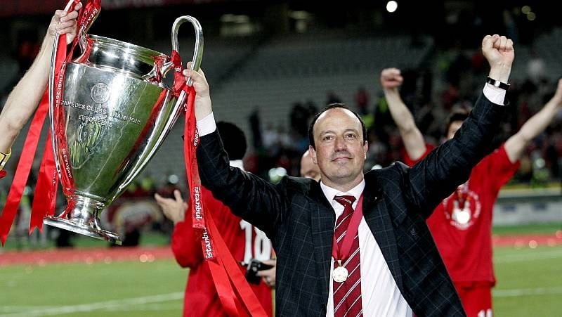 Rafa Benítez, con Liverpool, venció a Milan en la final y se consagró campeón de la Champions League en 2005.