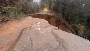 Desprendimiento de tierra y colapso de una ruta en el Parque Nacional Los Alerces Chubut