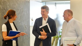 El PP convence a Vox para que no se presente en 6 circunscripciones para contrarrestar el pacto entre PSOE y Frente Amplio en el Senado: presentará un candidato en 14 provincias