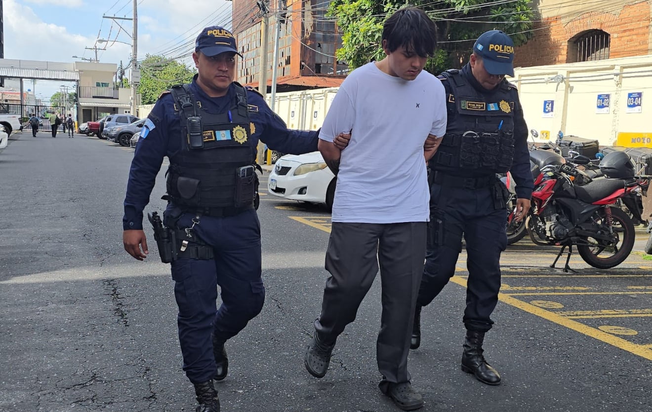 Juzgado ordena exámenes psicológicos al hijo detenido por la muerte del exviceministro Calvo Drago en Guatemala