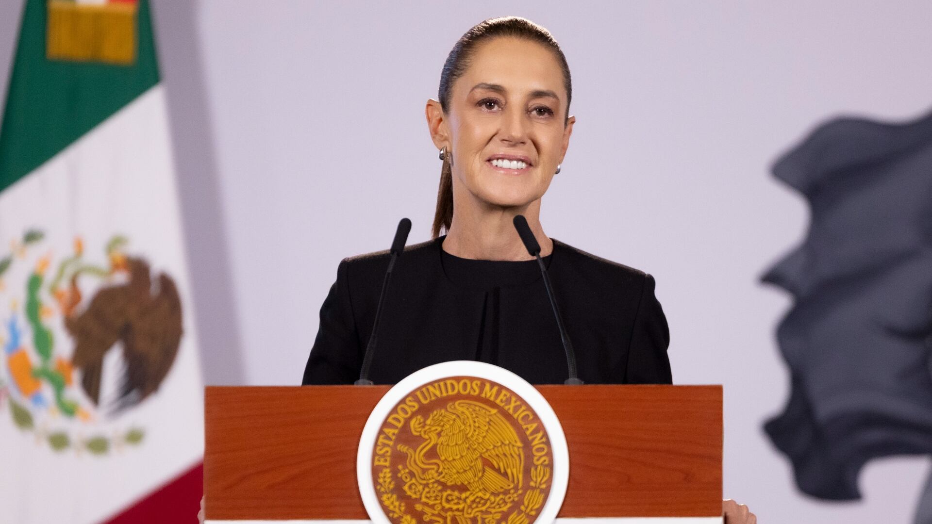 Sheinbaum cierra gira de rendición de cuentas en el Zócalo y descarta cambios en gabinete