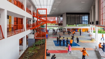 Foto referencial de un colegio