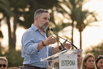 11/10/2026 Imagen del líder de Vox, Santiago Abascal, en un acto de precampaña.
A 11 de octubre de 2026 en Estepona (Málaga, Andalucía, España).
El acto ha contado también con la presencia del vicepresidente segundo y consejero de Turismo, Justicia, Desregulación y Administración Local del Gobierno andaluz y presidente Vox en Andalucía, Manuel Gavira; la portavoz de Vox en el Congreso de los Diputados, Pepa Millán; y el portavoz de Vivienda de Vox, Carlos Hernández.
POLITICA
Álex Zea - Europa Press