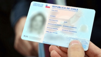 Chile: polémica por entrega de miles de documentos con residencia a migrantes que no cumplían los requisitos