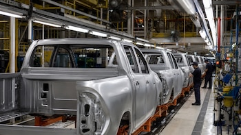La actividad industrial volvió a caer en agosto y acumula una contracción del 1,2% en el año