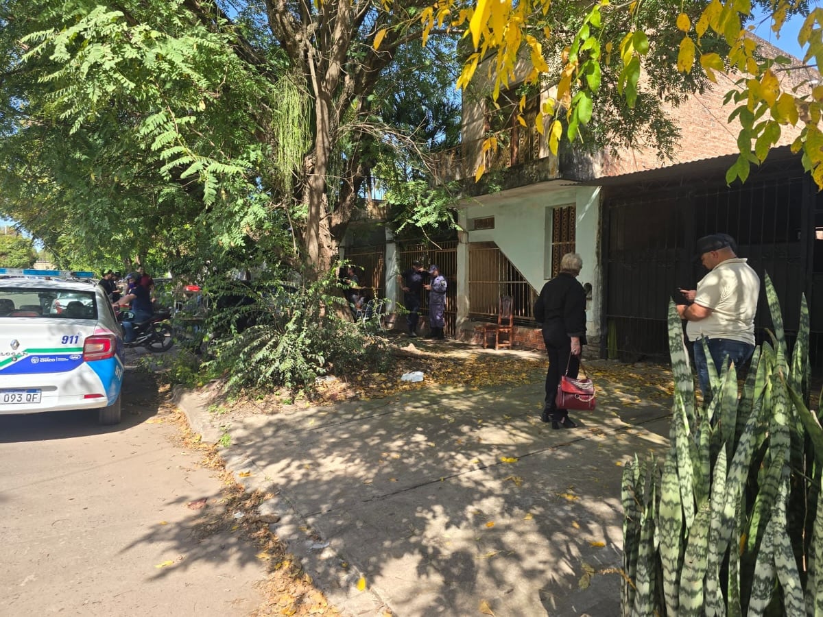 El domicilio donde fue hallado asesinado el padre