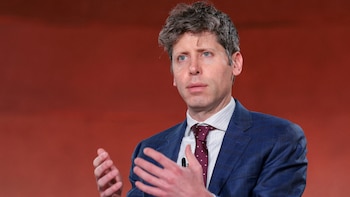 Sam Altman compara el futuro de la inteligencia artificial con servicios básicos como la electricidad y el agua