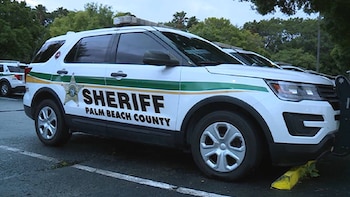 Arrestaron en Florida a un hombre que usó inteligencia artificial para crear imágenes sexuales falsas de una menor