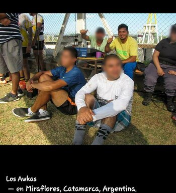 Matías Rojano, de remera amarilla,