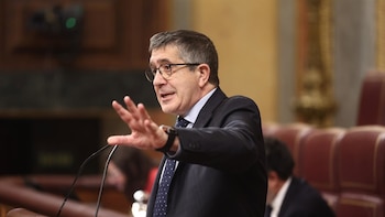 Patxi López estalla contra Feijóo y le acusa de hacer una "utilización de mierda" de las víctimas del terrorismo