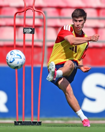 El mexicano ya se encuentra entrenando con el equipo griego.