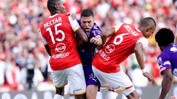 El volante colombiano regresó al