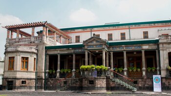 Cerca de la Casa Rivas