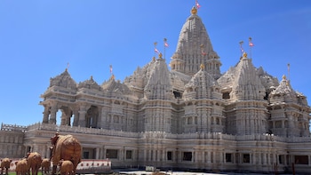 BAPS Swaminarayan Akshardham, El enorme