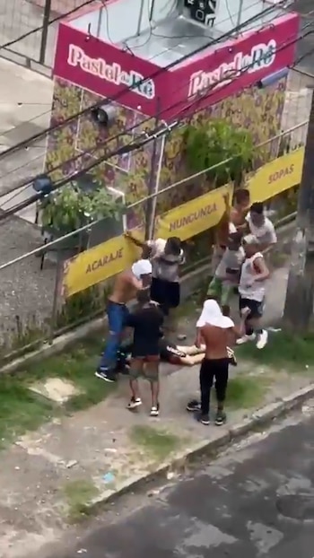 Pelea entre hinchas del Sport y del Santa Cruz en Brasil