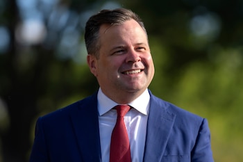 El director de la Agencia Financiamiento de Viviendas, Bill Pulte, afuera de la Casa Blanca en Washington. (AP foto/Mark Schiefelbein)