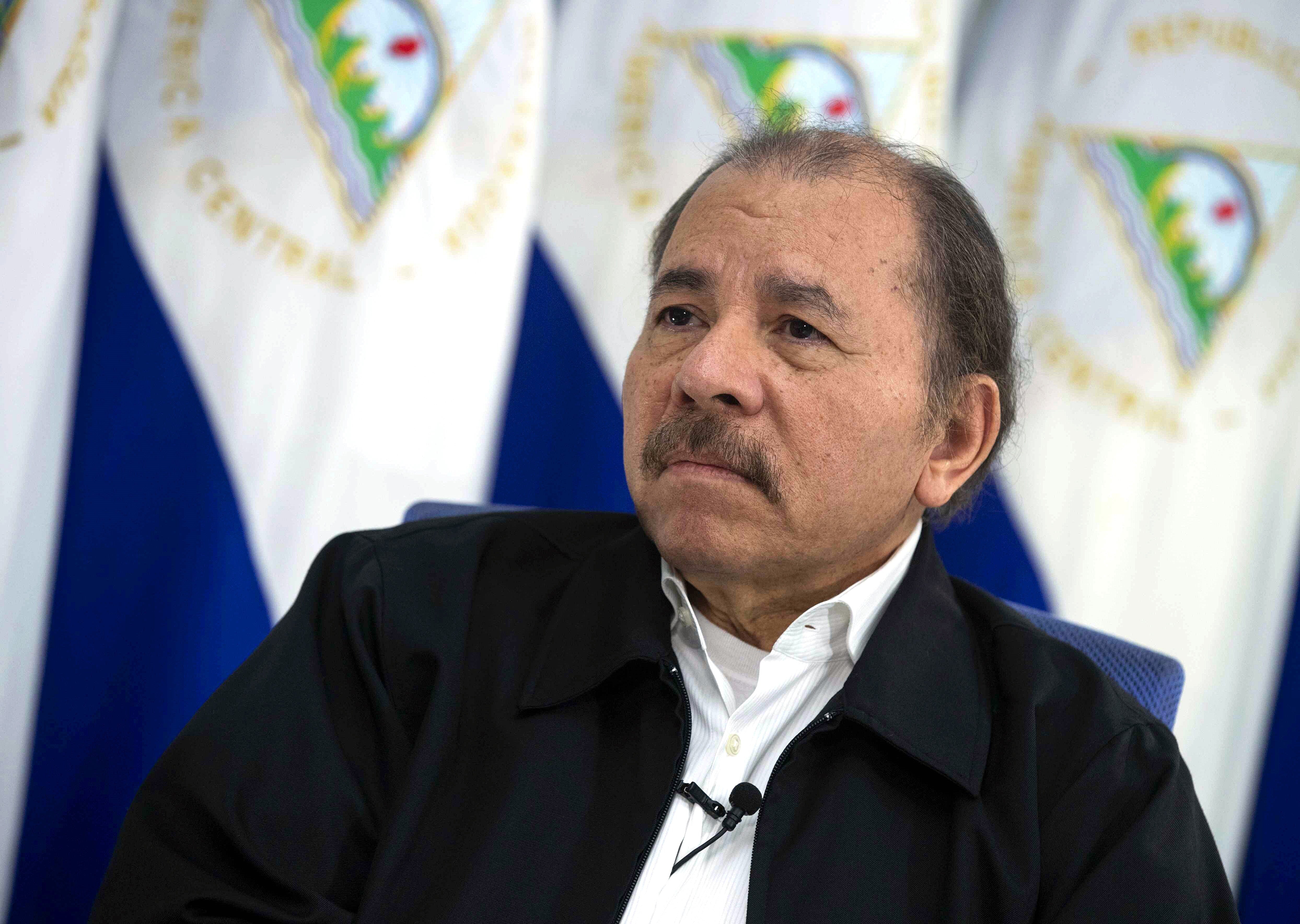ARCHIVO: Mientras el mercado internacional de crudo muestra bajas históricas en 2026, el gobierno de Daniel Ortega mantiene los precios fijados en los niveles altos de 2022 - EFE/Jorge Torres.