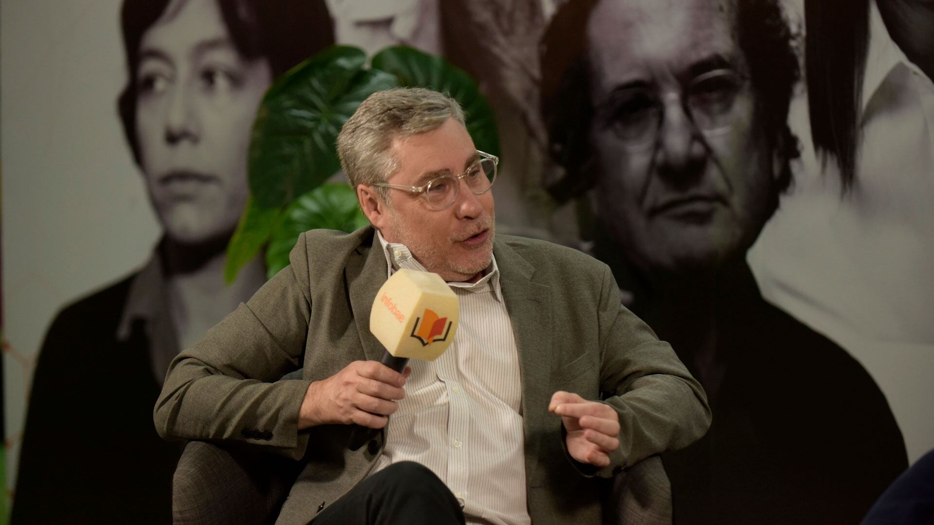 Ezequiel Martínez resalta que las obras ganadoras del concurso literario se imponen solo por la calidad de sus textos y personajes