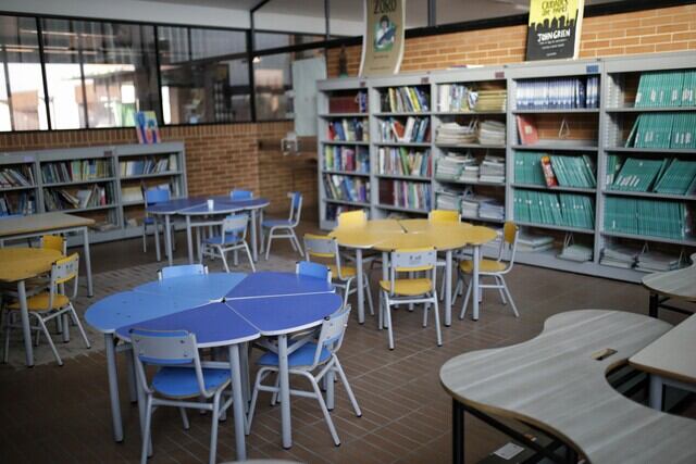 Más de 900.000 niños y adolescentes siguen fuera de las aulas en Colombia, según el Sineb - crédito Colprensa