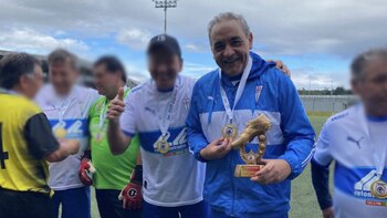 Espinoza trajo el vestuario para