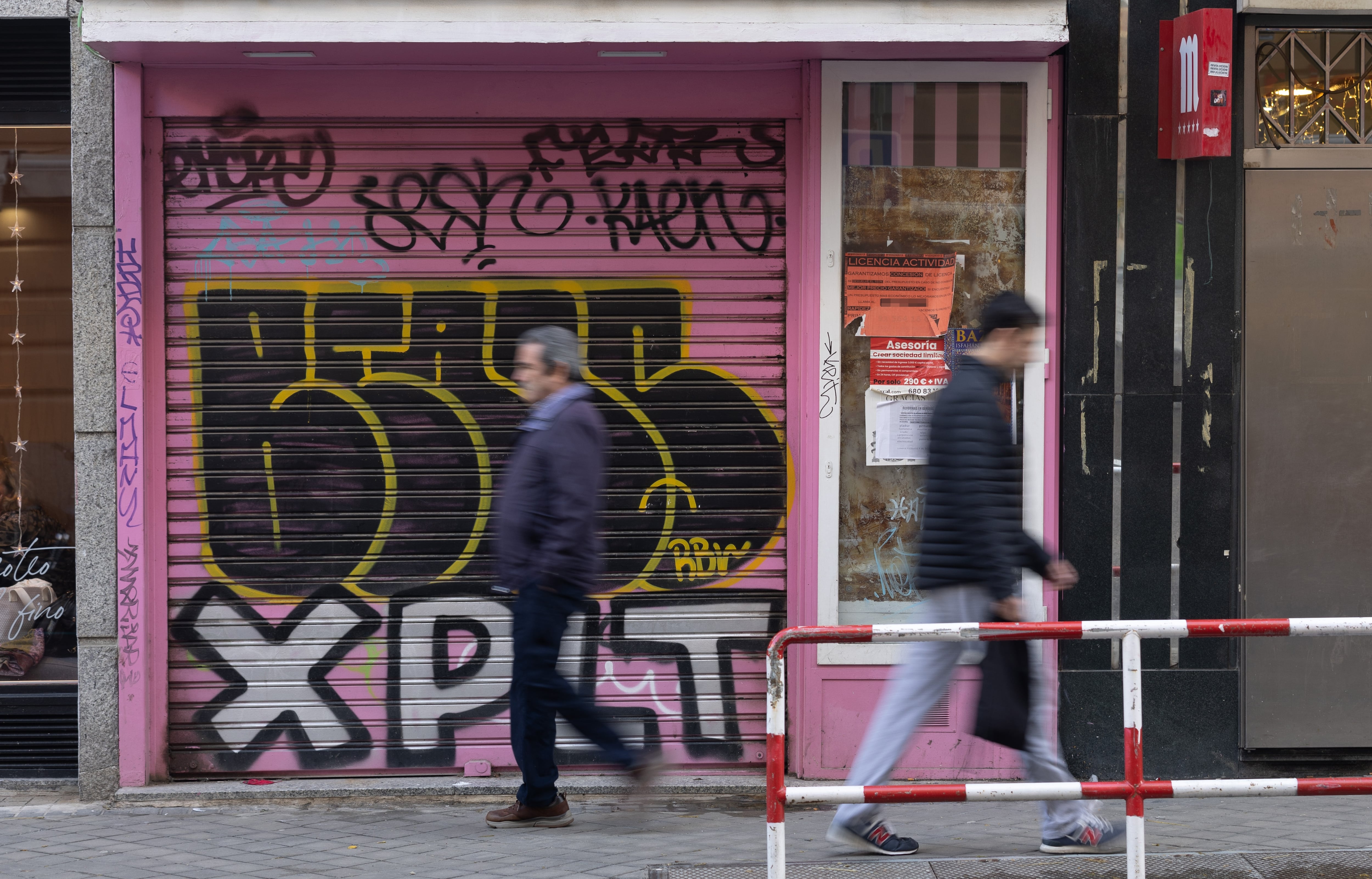 Comercios y empresas de distintos sectores cierran sus puertas ante la caída del consumo y el deterioro de la actividad económica