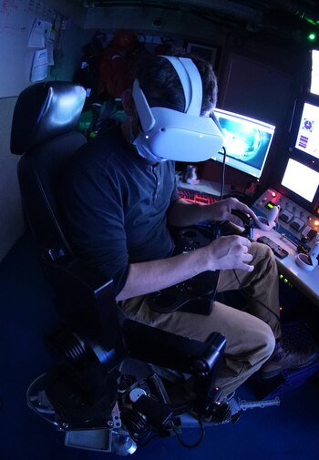 El piloto de MBARI ROV,