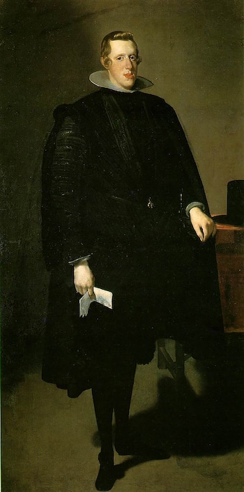 Retrato al óleo de un hombre de pie, Cristoforo Segni, con traje negro, cuello blanco y cabello claro, sosteniendo un papel. Fondo oscuro. Se ve una mesa a la derecha