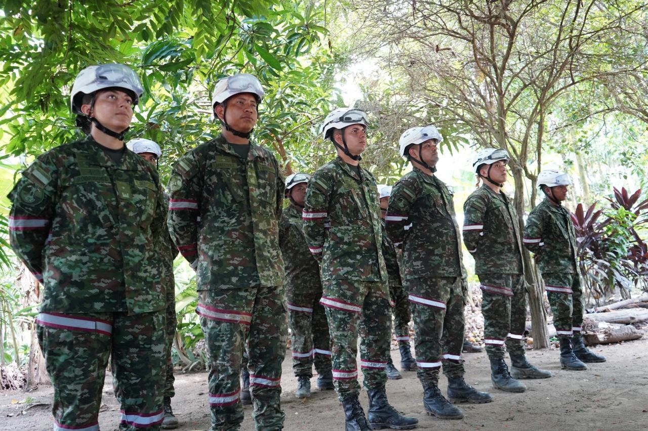Las Fuerzas Militares mantienen protocolos de seguridad y monitoreo permanente por impacto de fenómenos climáticos, reforzados ante las fuertes lluvias en Colombia - crédito Ejército de Colombia