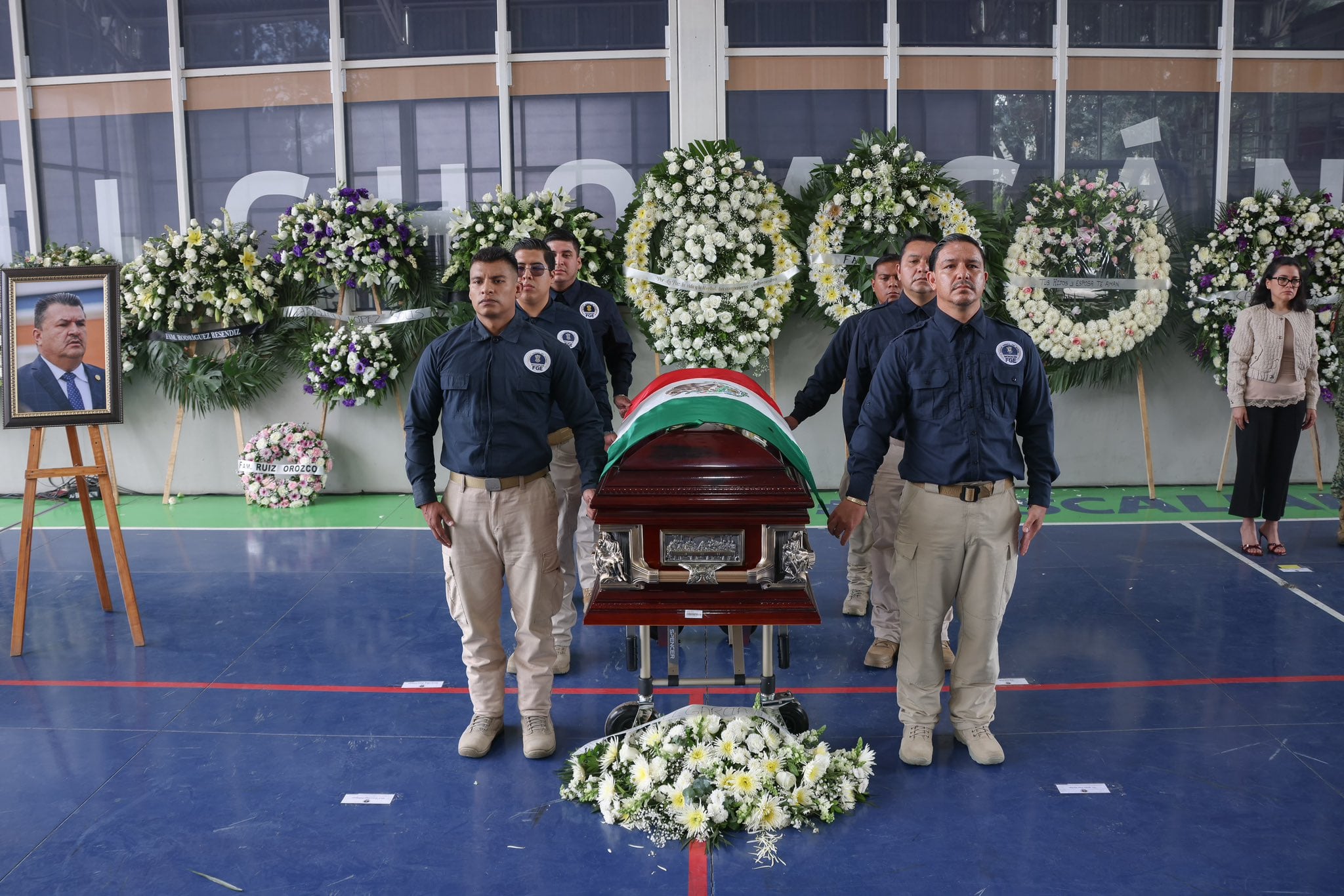 Un homenaje al oficial Julio Meza Gaona, excoordinador de la Policía de Investigación de Michoacán, asesinado a balazos la noche del 9 de julio de 2026. (Crédito: FGE Michoacán)
