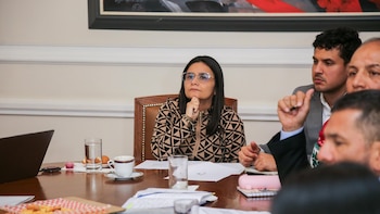 Exfuncionarias del Fondo de Adaptación aseguran que fueron obligadas a firmar sus cartas de renuncia en reunión citada por Angie Rodríguez