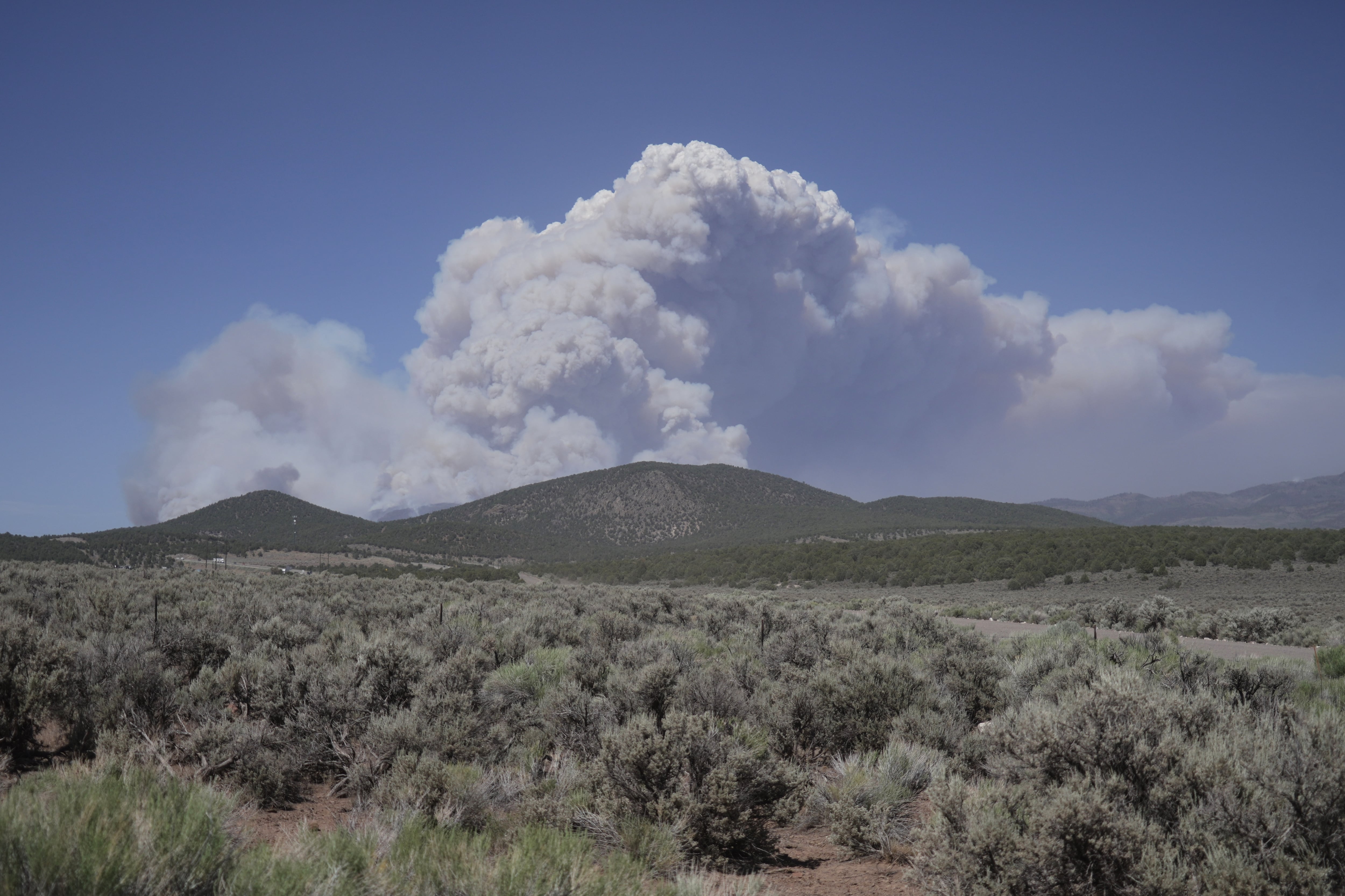 La National Weather Service emitió en Salt Lake City la primera advertencia de “Particularly Dangerous Situation” por incendios forestales en Utah. (AP Foto/Ty O'Neil)