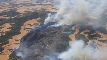 Evacuada la población de Malpica de Arba (Zaragoza) por el incendio originado en el término municipal de Orés