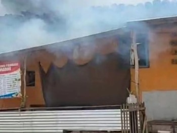 El padre del menor ingresó entre las llamas para rescatarlo con vida del cuarto incendiado. (Foto: Redes sociales)