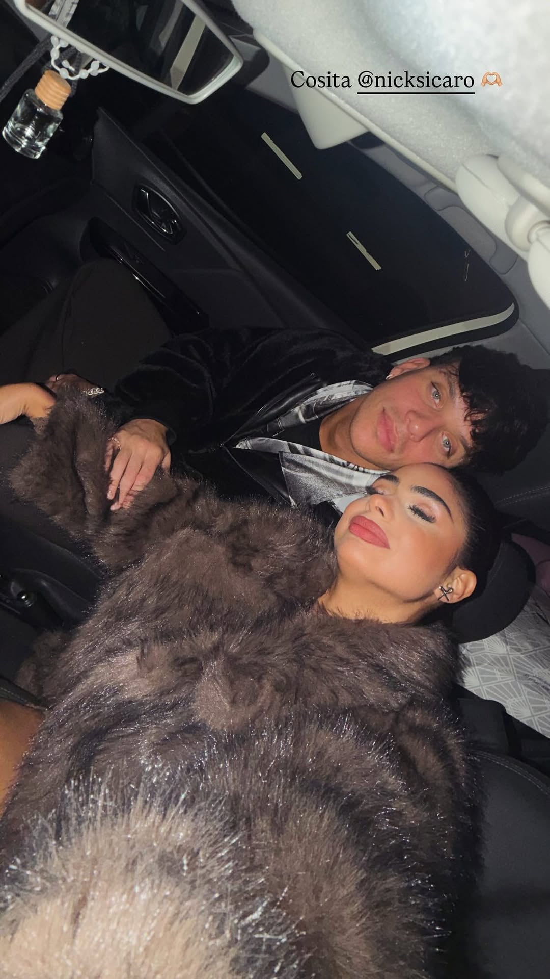 La última foto de Daniela Celis y Nick Sícaro en Instagram revela la complicidad y el romance de la pareja del momento
