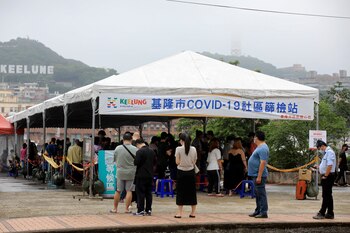 Centro de testeo en Keelung, Taiwán (Reuters)