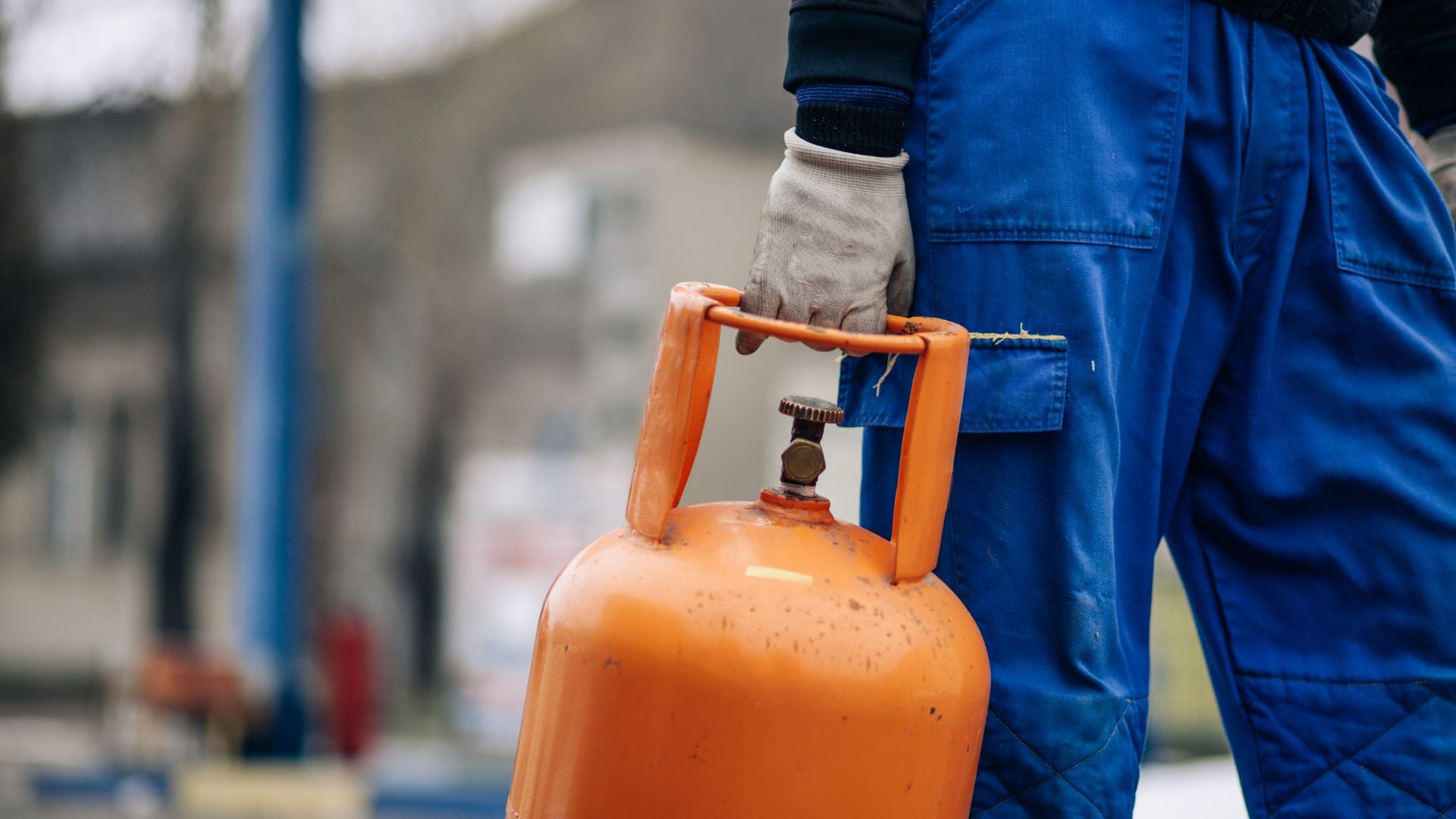 El método de plasma frío desarrollado permite la obtención simultánea de compuestos industriales valiosos como etileno, hidrógeno y pequeñas cantidades de propano (Canva)