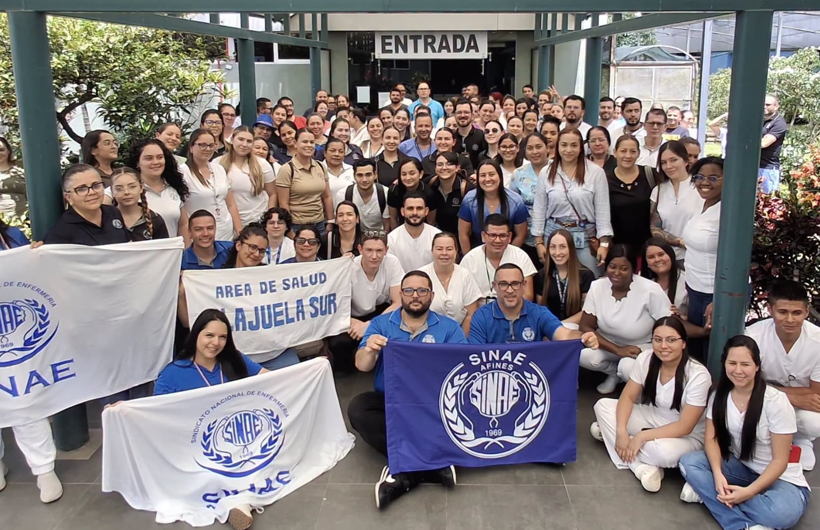 La Dirección Jurídica de la Caja acudió al Juzgado de Trabajo para solicitar la reincorporación de los funcionarios que participan en el movimiento. Crédito: SINAE Afines